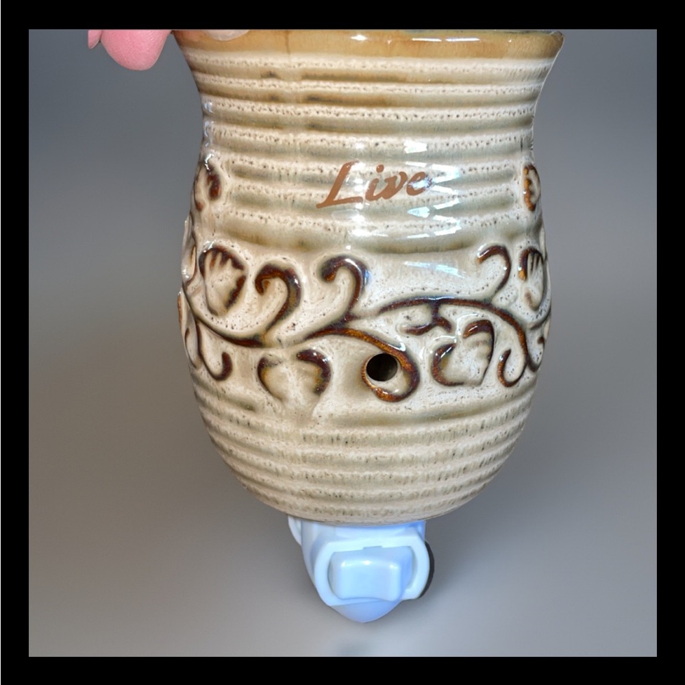Tuscany Candle Ceramic Plug-In Fragrance Warmer & Night Light -Live Laugh Love - Picture 3 of 13